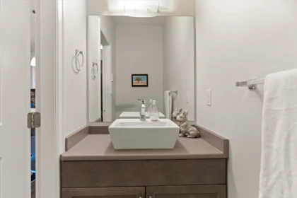 Guest Bathroom Photo of 123 6026 Lindeman Street, Chilliwack, BC