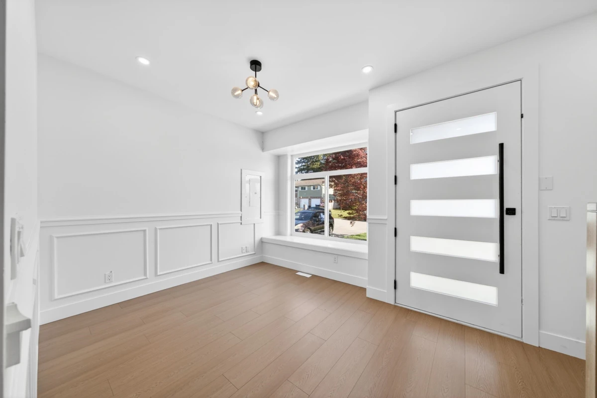 Living Room Photo of 11399 85a Avenue, Delta, BC