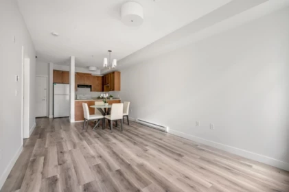 Kitchen Photo of 103 13277 108 Avenue, Surrey, BC