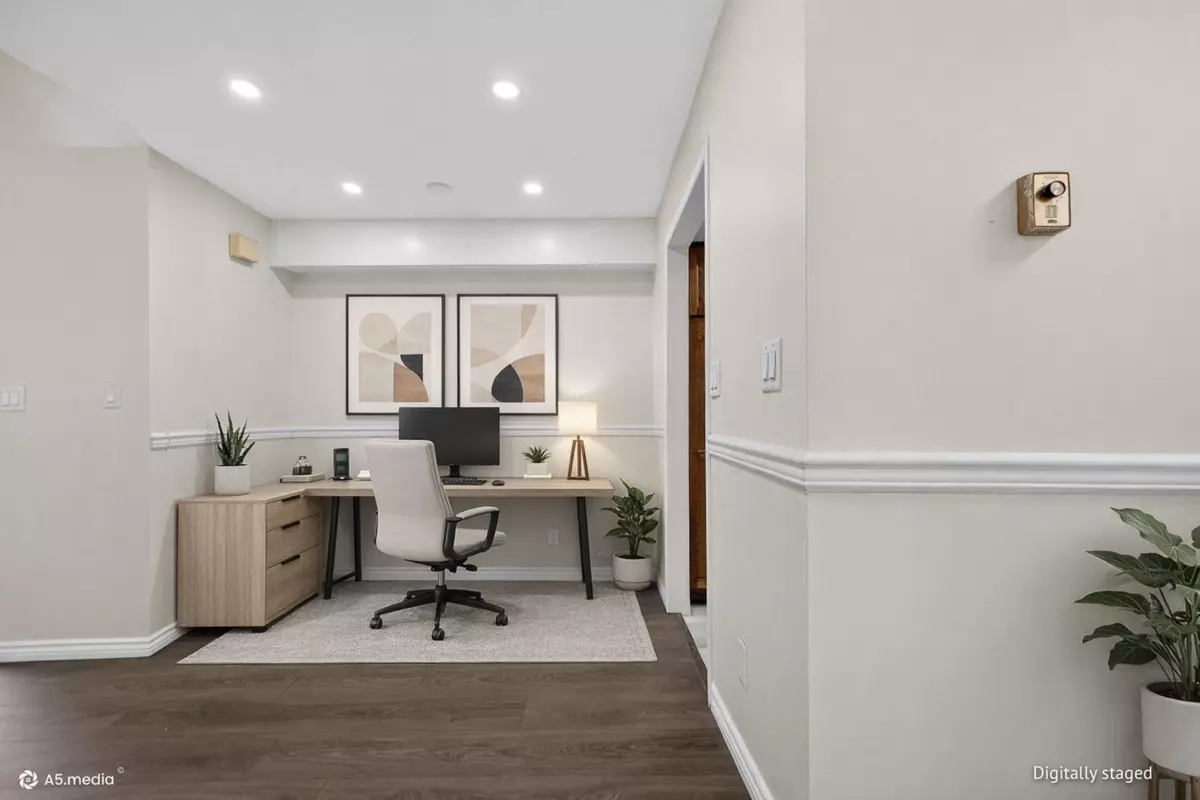 Dining Area Photo of 129 13725 72a Avenue, Surrey, BC