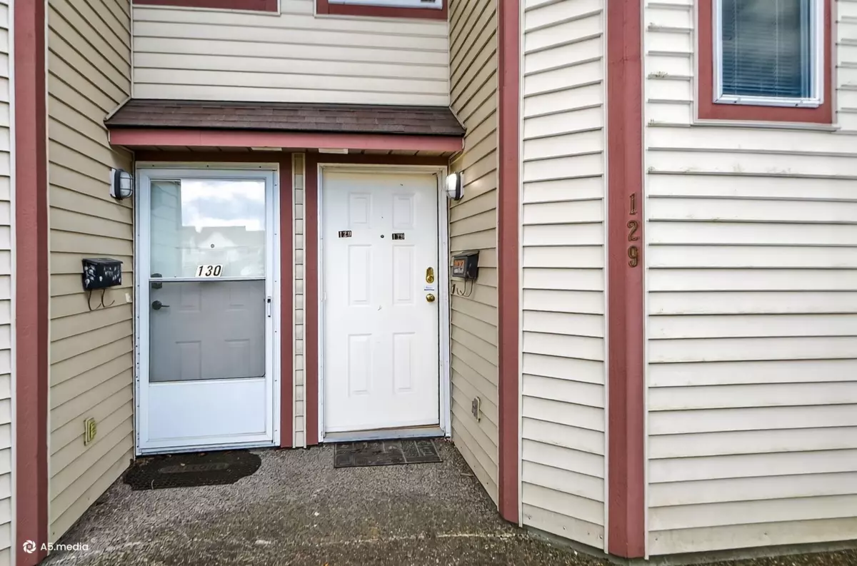 Living Room Photo of 129 13725 72a Avenue, Surrey, BC