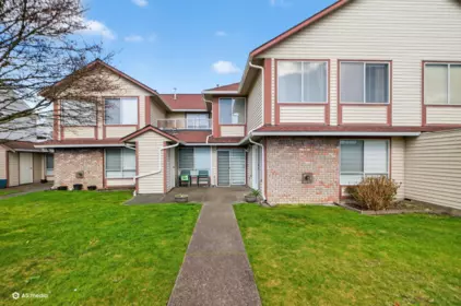 Backyard Photo of 129 13725 72a Avenue, Surrey, BC