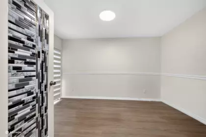 Laundry Room Photo of 129 13725 72a Avenue, Surrey, BC