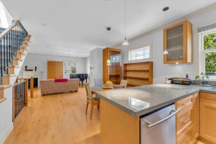 2301 Stephens Street, Vancouver, BC, Vancouver — Half Duplex for sale