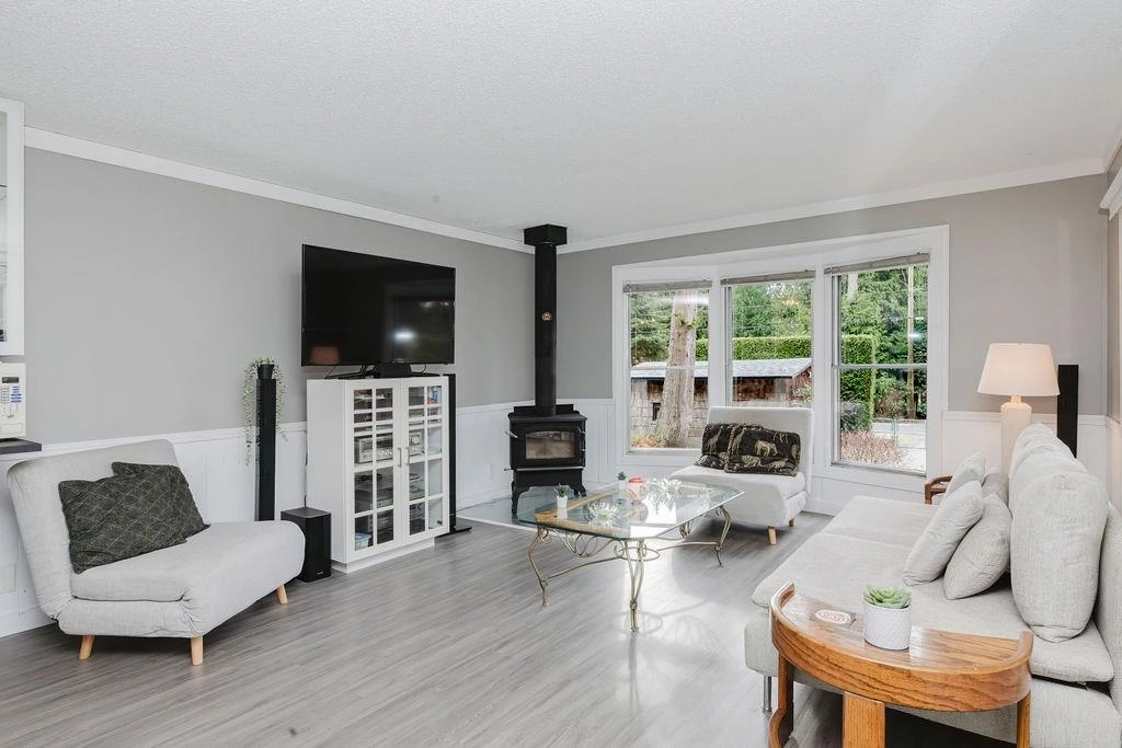 Family Room Photo of 3366 Richards Road, Roberts Creek, BC