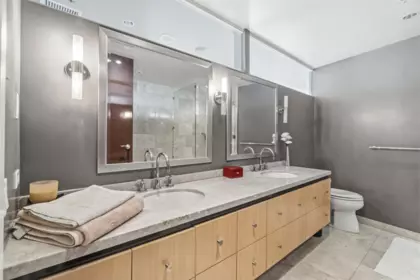 Laundry Room Photo of 4303 938 Nelson Street, Vancouver, BC