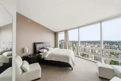 Powder Room Photo of 4303 938 Nelson Street, Vancouver, BC