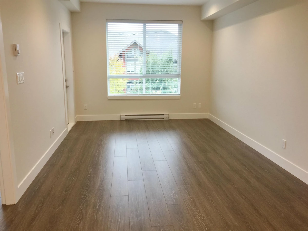 Family Room Photo of 418 15351 101 Avenue, Surrey, BC