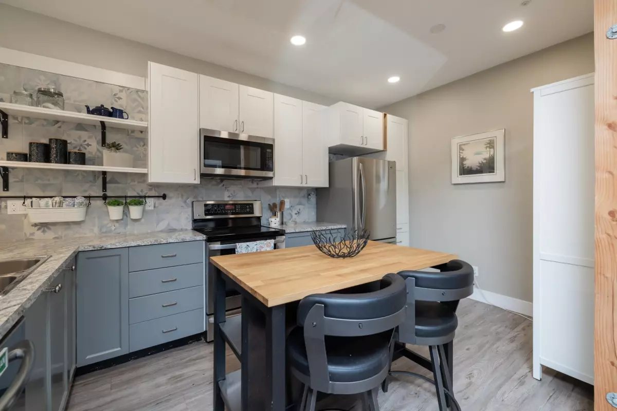 Dining Area Photo of 204 4733 W River Road, Delta, BC