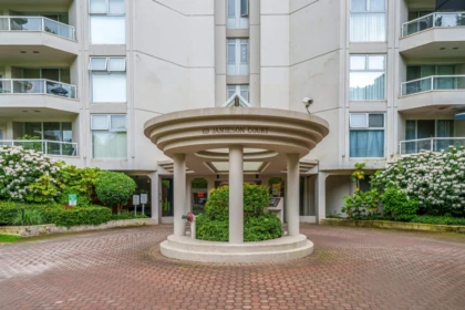 Outdoor Patio Photo of 305 69 Jamieson Court, New Westminster, BC