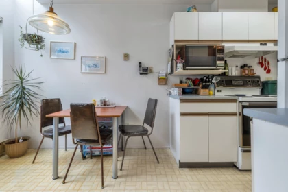 Kitchen Photo of 109 13843 100 Avenue, Surrey, BC