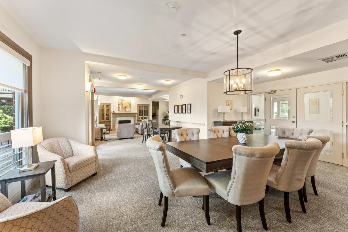 Dining Area Photo of 101 843 22nd Street, West Vancouver, BC