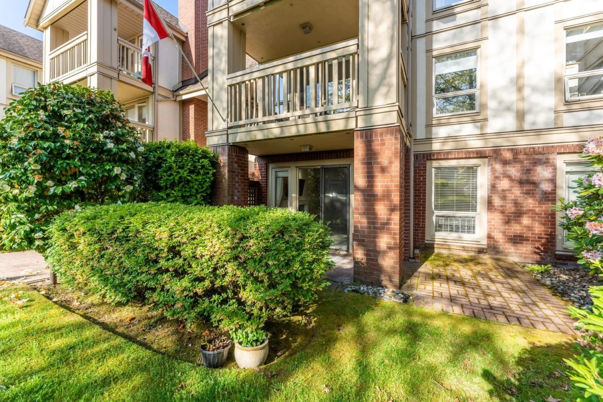 Exterior Rear Photo of 101 843 22nd Street, West Vancouver, BC