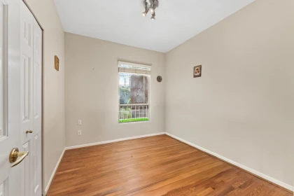 Loft / Bonus Room Photo of 101 843 22nd Street, West Vancouver, BC