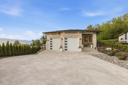 3 8295 Nixon Road, Chilliwack, BC, Chilliwack — Single Family Residence for sale
