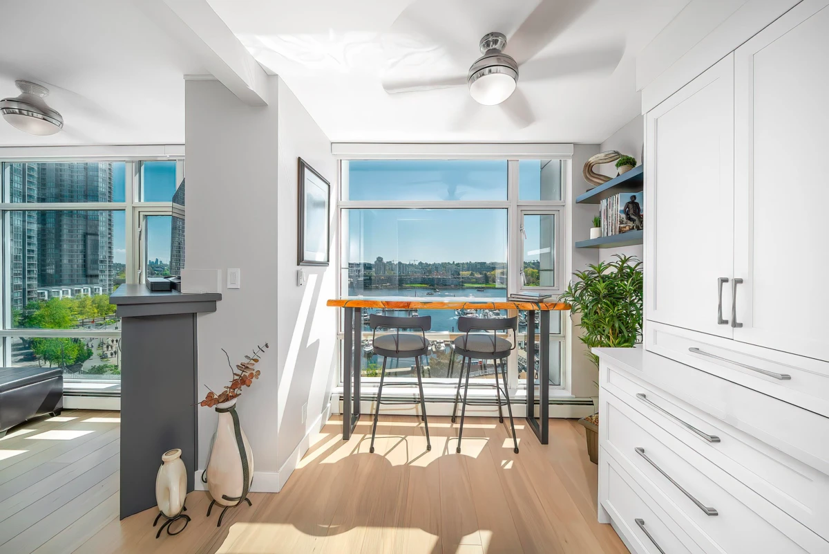 Dining Area Photo of 902 1199 Marinaside Crescent, Vancouver, BC