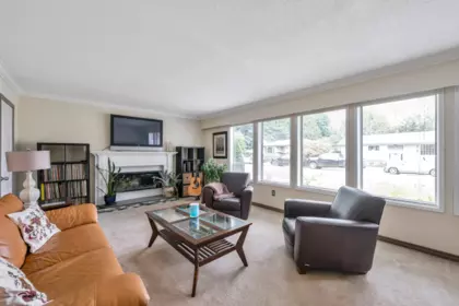 Breakfast Nook Photo of 33318 Holland Avenue, Abbotsford, BC