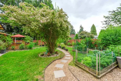 Garden / Landscaping Photo of 33318 Holland Avenue, Abbotsford, BC