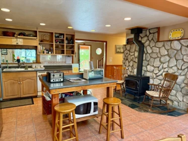 Kitchen Photo of 1261 Roberts Creek Road, Roberts Creek, BC