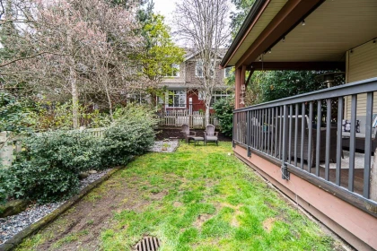 Front Yard Photo of 7 19479 65 Avenue, Surrey, BC