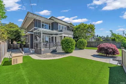 Front Yard Photo of 2459 Mathers Avenue, West Vancouver, BC