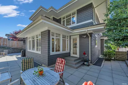 Swimming Pool Photo of 2459 Mathers Avenue, West Vancouver, BC