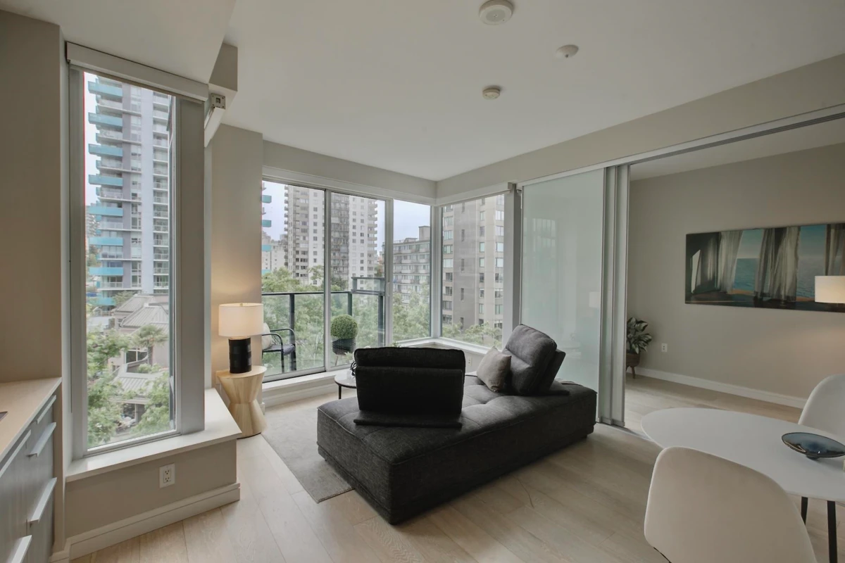 Dining Area Photo of 703 1221 Bidwell Street, Vancouver, BC
