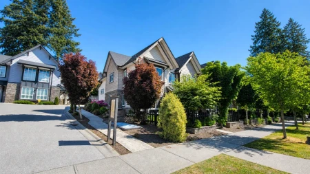 Front Yard Photo of 35 14555 68 Avenue, Surrey, BC