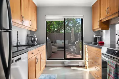 21 230 W 14th Street, North Vancouver, BC, North Vancouver — Townhouse for sale