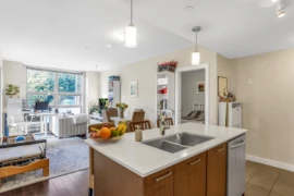 204 1177 Marine Drive, North Vancouver, BC