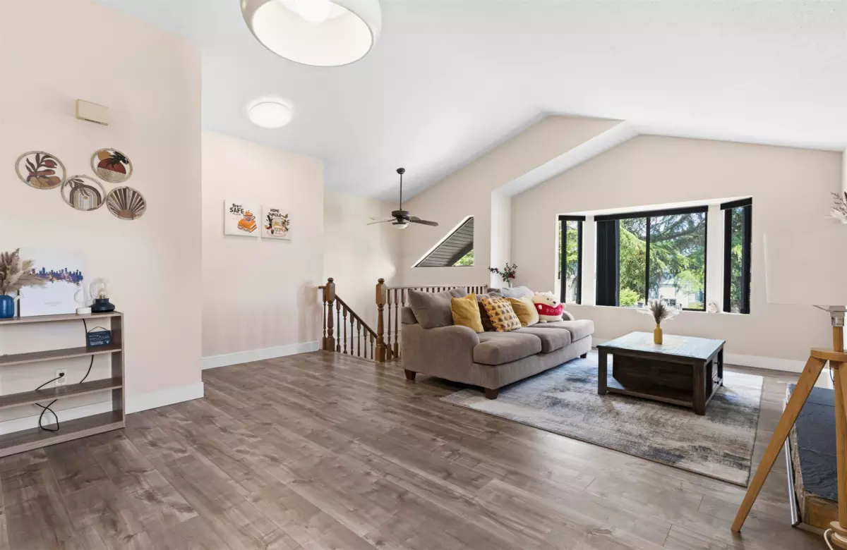 Dining Area Photo of 9768 151a Street, Surrey, BC