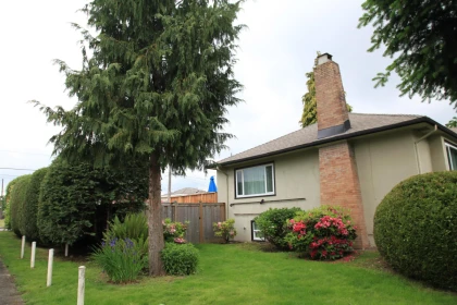 Garden / Landscaping Photo of 1219 London Street, New Westminster, BC