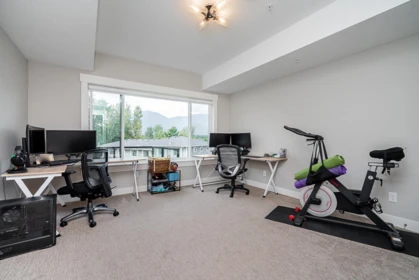 Hallway Photo of 5 43575 Chilliwack Mountain Road, Chilliwack, BC