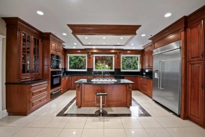 Breakfast Nook Photo of 761 Eyremount Drive, West Vancouver, BC