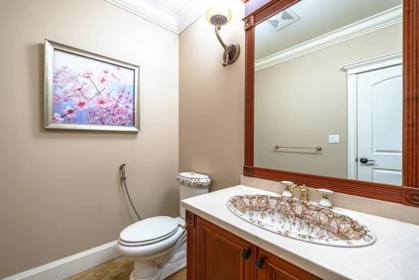 Hallway Photo of 761 Eyremount Drive, West Vancouver, BC