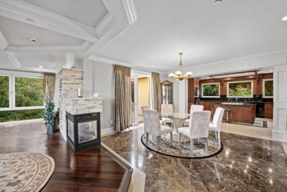 Kitchen Island Photo of 761 Eyremount Drive, West Vancouver, BC