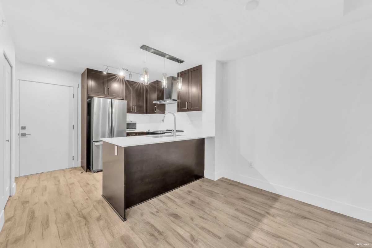 Dining Area Photo of 310 6338 King George Boulevard, Surrey, BC