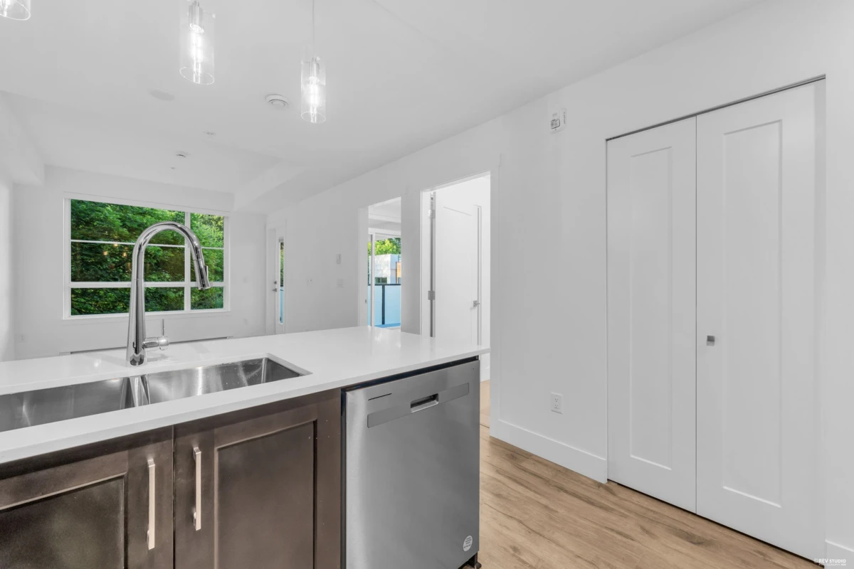 Family Room Photo of 310 6338 King George Boulevard, Surrey, BC
