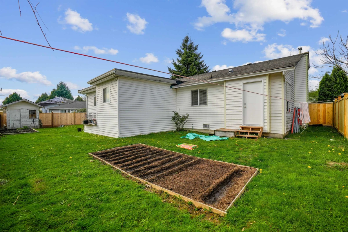 Family Room Photo of 7387 123 Street, Surrey, BC