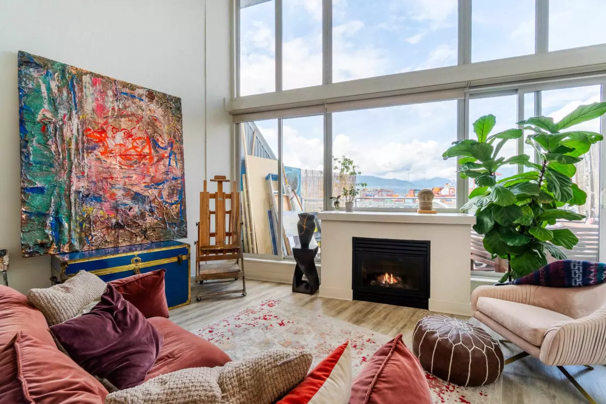 Family Room Photo of 214 289 Alexander Street, Vancouver, BC
