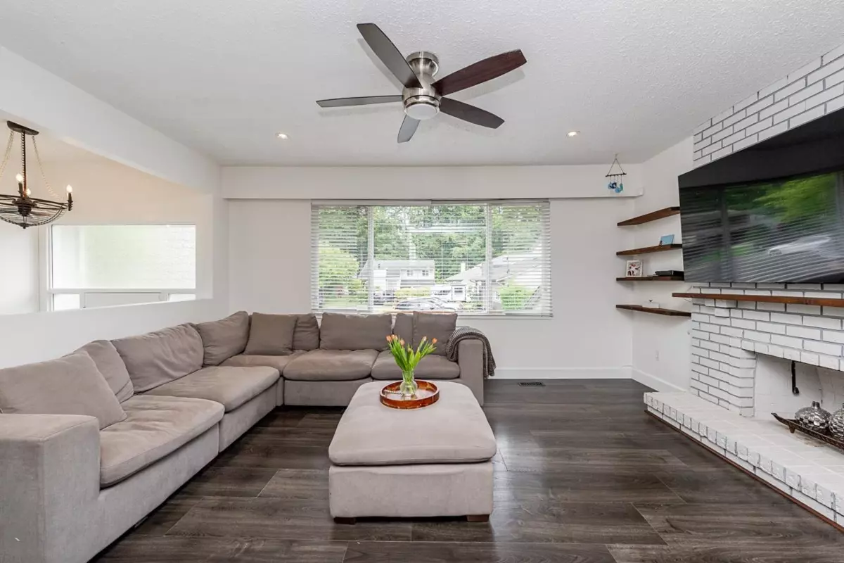 Living Room Photo of 11792 80a Avenue, Delta, BC