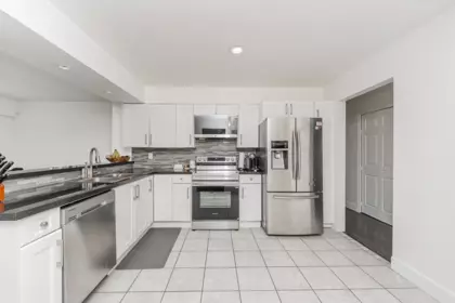 Kitchen Photo of 11792 80a Avenue, Delta, BC