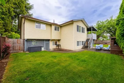 Swimming Pool Photo of 11792 80a Avenue, Delta, BC