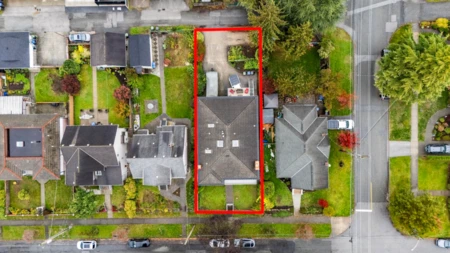 Backyard Photo of 1405 Edinburgh Street, New Westminster, BC