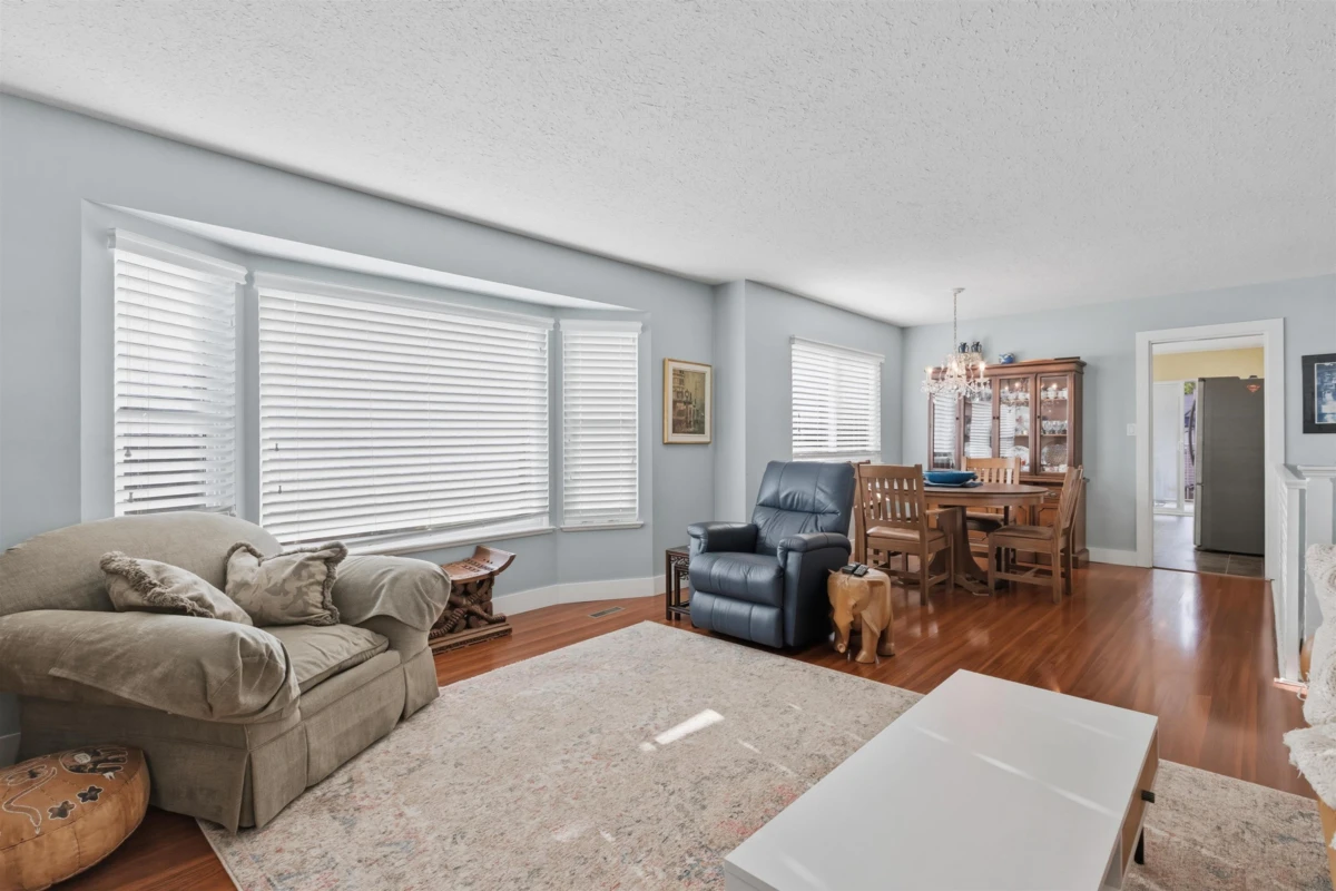 Dining Area Photo of 9442 212b Street, Langley, BC