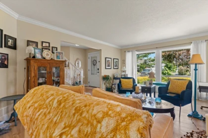 Breakfast Nook Photo of 5715 Gillian Place, Chilliwack, BC