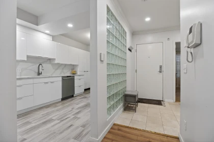 Kitchen Photo of 205 3151 Woodbine Drive, North Vancouver, BC