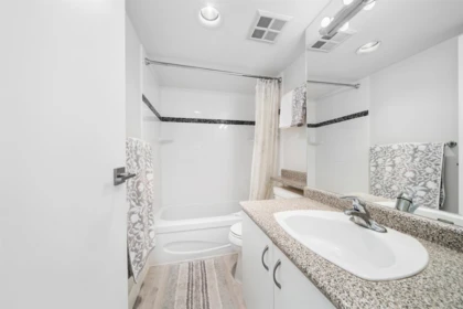 Powder Room Photo of 1403 1060 Alberni Street, Vancouver, BC