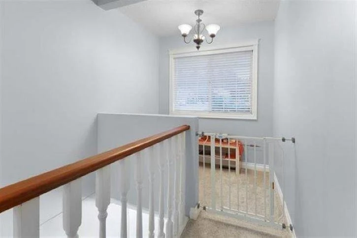 Dining Area Photo of 18244 54 Avenue, Surrey, BC