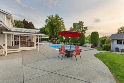 Swimming Pool Photo of 18244 54 Avenue, Surrey, BC